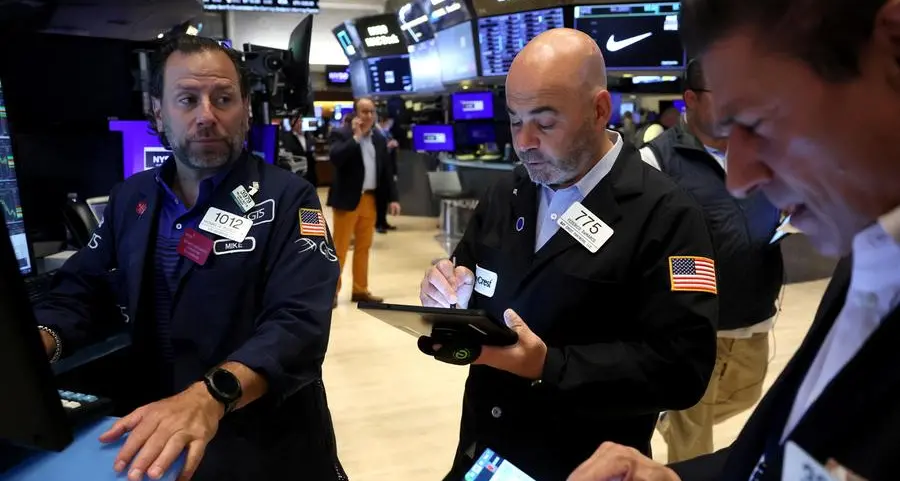Stock markets drop on disappointing earnings