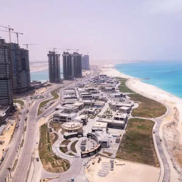 Egypt’s PM inspects Downtown Towers, Lagoons project in New Alamein