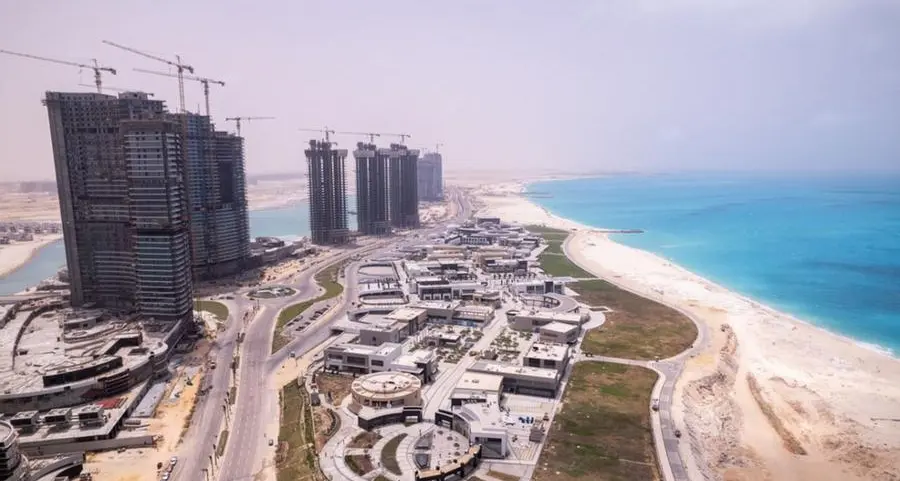 Egypt’s PM inspects Downtown Towers, Lagoons project in New Alamein