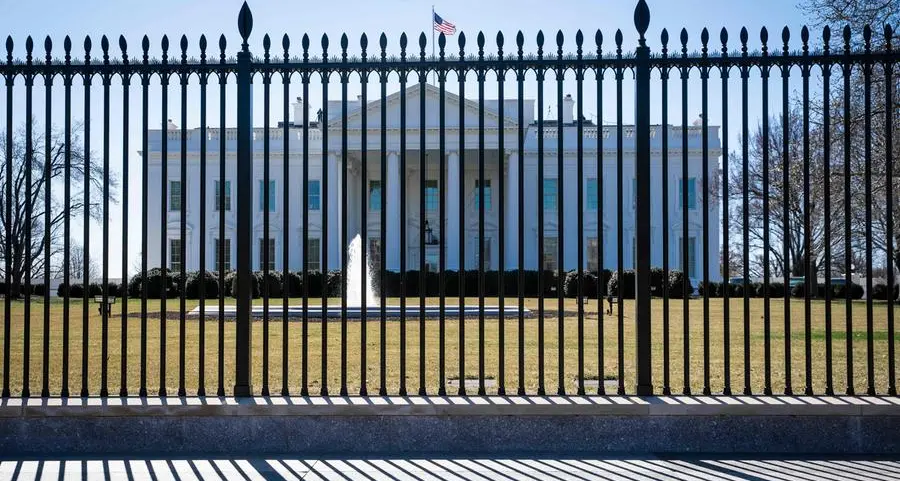 Driver arrested after crashing into White House gate: Secret Service