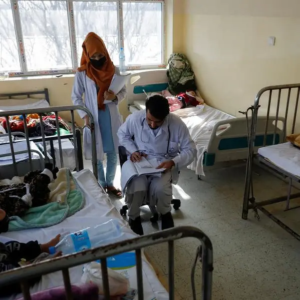 Aid groups resume some Afghan operations with female healthworkers