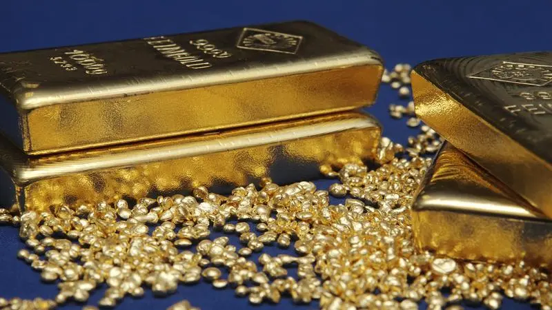 Gold rallies over 1% as US rate cut hopes revive