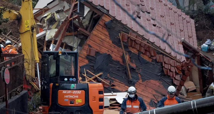 Death toll hits 98 in Japan quake