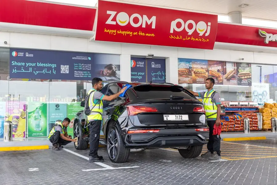 AutoPro, a subsidiary of ENOC Group and the leading network operator of automotive services in the UAE, has introduced an all-new waterless swift exterior car wash service, Quick Wash. Image courtesy: ENOC Group