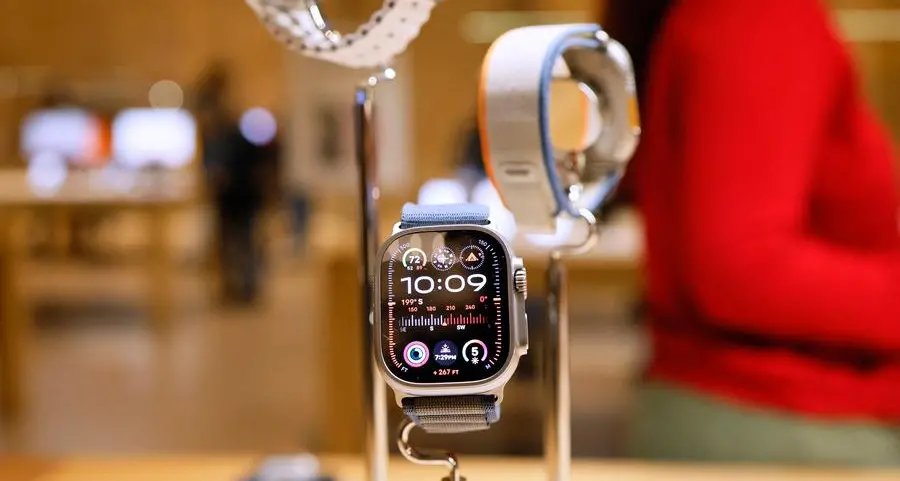 Apple wins watch ban pause in US patent feud