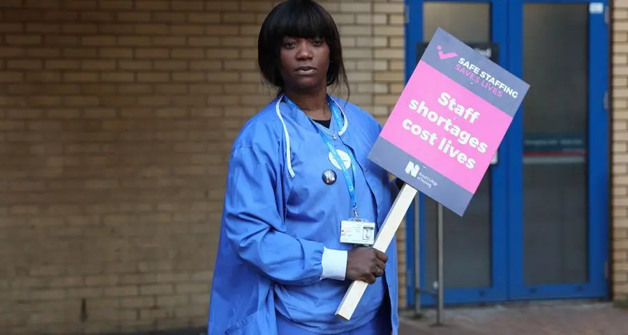 UK nurses stage new walkout over pay