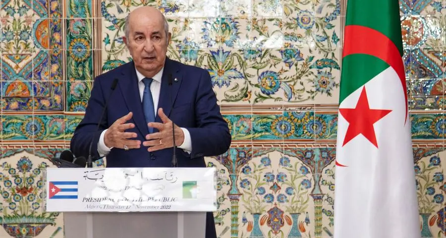 رئيس الجزائر يتوقع نمو الاقتصاد 5% في 2023