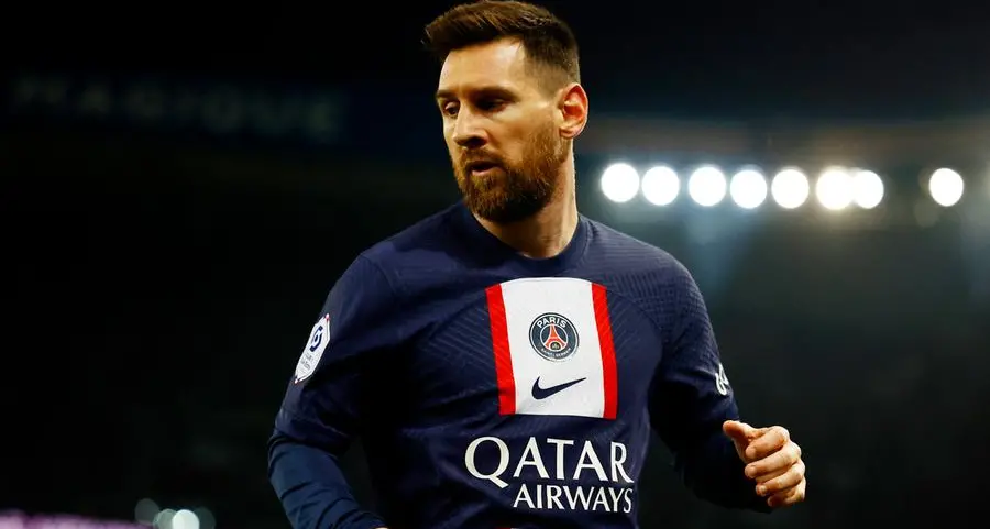 Barcelona fans chant Lionel Messi's name at Real Madrid match amid talks of striker's PSG exit