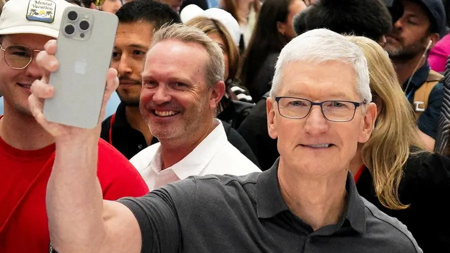 Apple CEO Tim Cook makes $41mln from biggest stock sale in two years