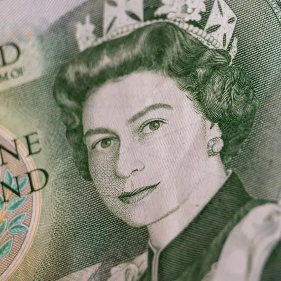 Sterling set to end week in red against dollar as outlooks diverge