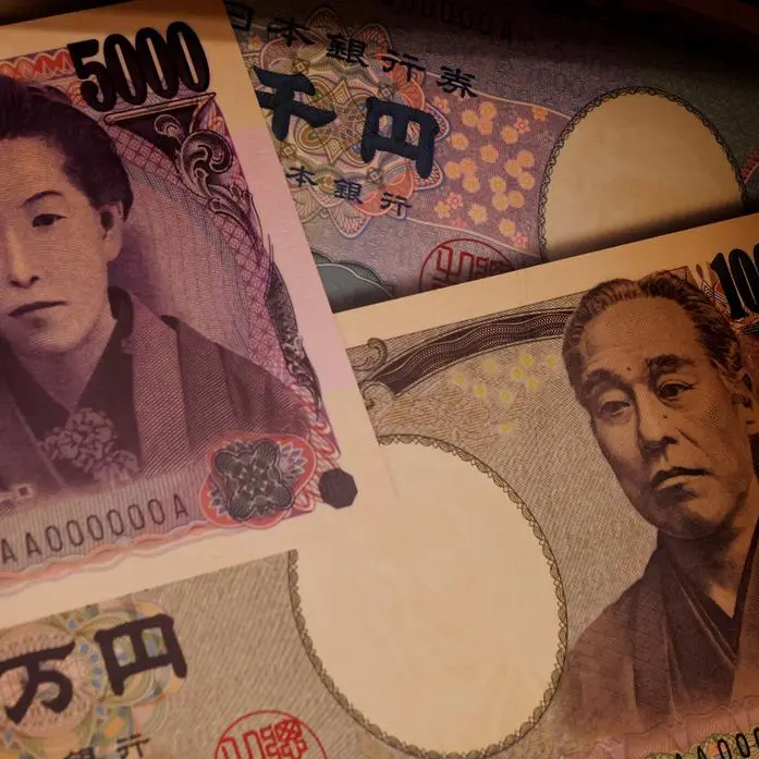 Yen hits 34-yr low ahead of key US inflation test