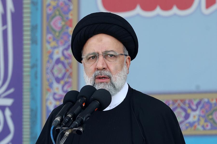 Raisi Le président iranien et Macron discutent du renforcement des relations Raisi Le président iranien et Macron discutent du renforcement des relations