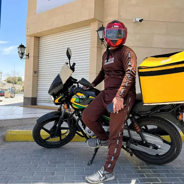 Saudi delivery drivers bake in 'deadly' summer heat