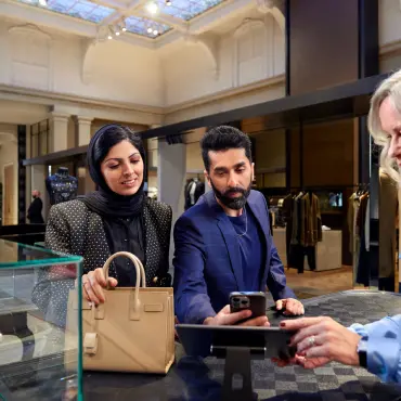 دراسة مسحية صادرة عن قطاع التجزئة والمدفوعات الرقمية في دولة الإمارات: ما يقارب 8 من كل 10 متسوقين في الدولة