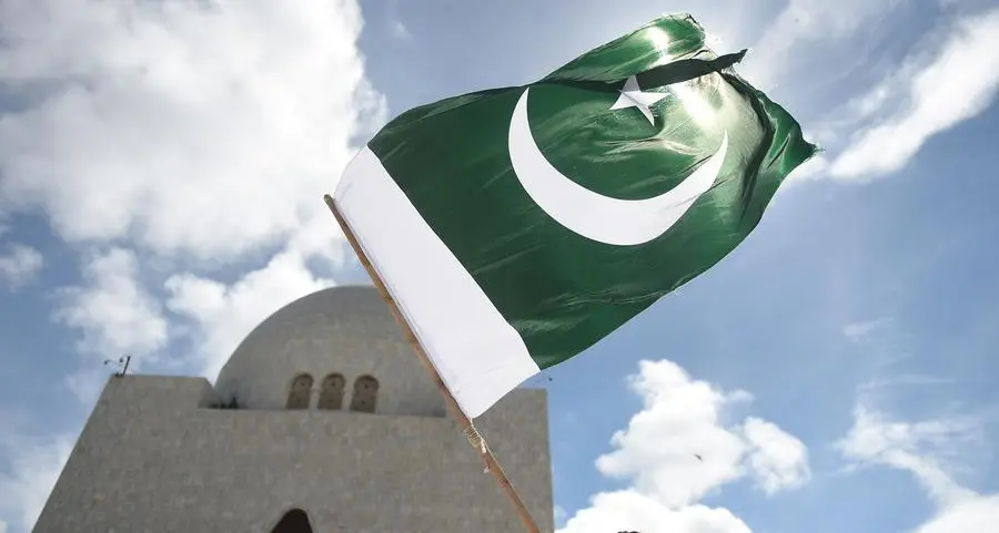 Suicide bomber kills four at Pakistan checkpoint: police