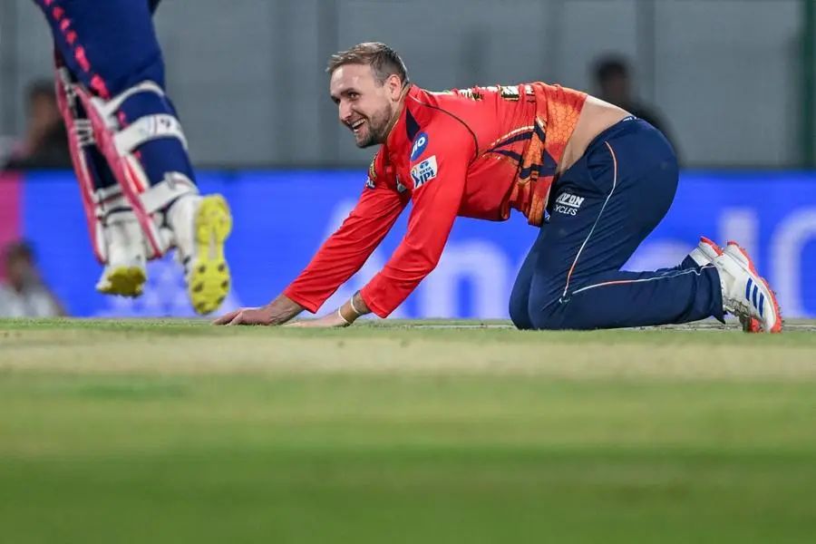 England's Livingstone leaves IPL to get 'knee sorted'