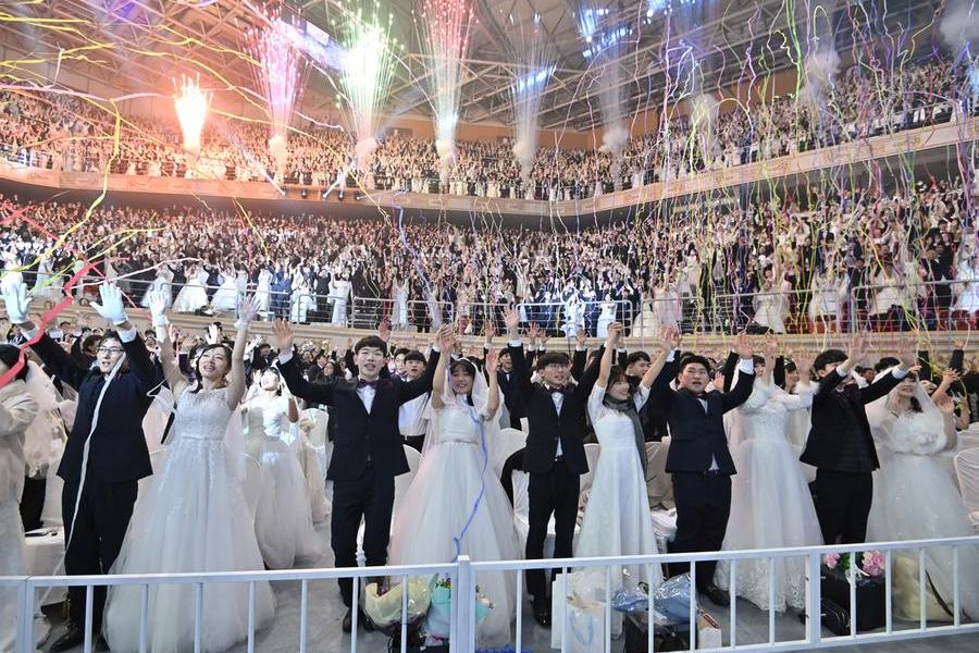 south-korea-hits-record-low-weddings-as-birth-rate-plunges