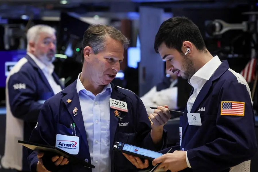 Traders work on the floor of the New York Stock Exchange (NYSE) in New York City, U.S., March 30, 2022. REUTERS/Brendan McDermid , REUTERS