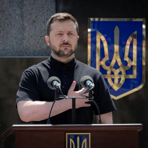 Zelenskiy presents new joint forces commander to Ukraine troops