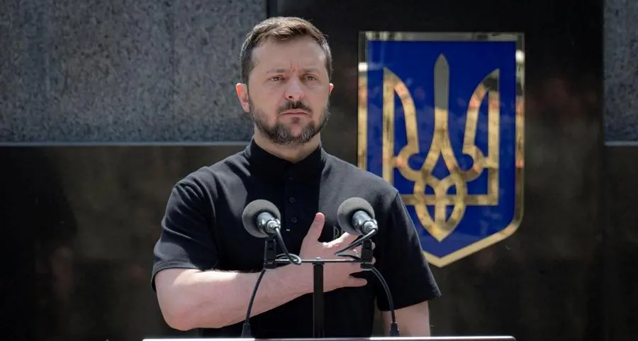 Zelenskiy presents new joint forces commander to Ukraine troops