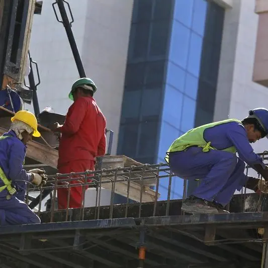 Saudi: Covering buildings under construction located on commercial streets is mandatory