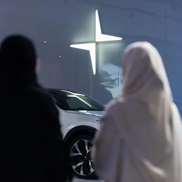 طرح سيّارة \"بولستار 3\" الكهربائية في الإمارات