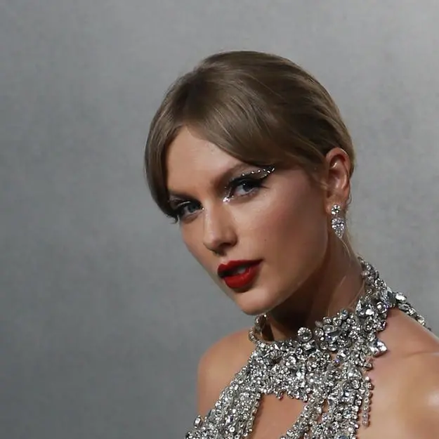 Celeb-packed Super Bowl ads hope to outshine Taylor