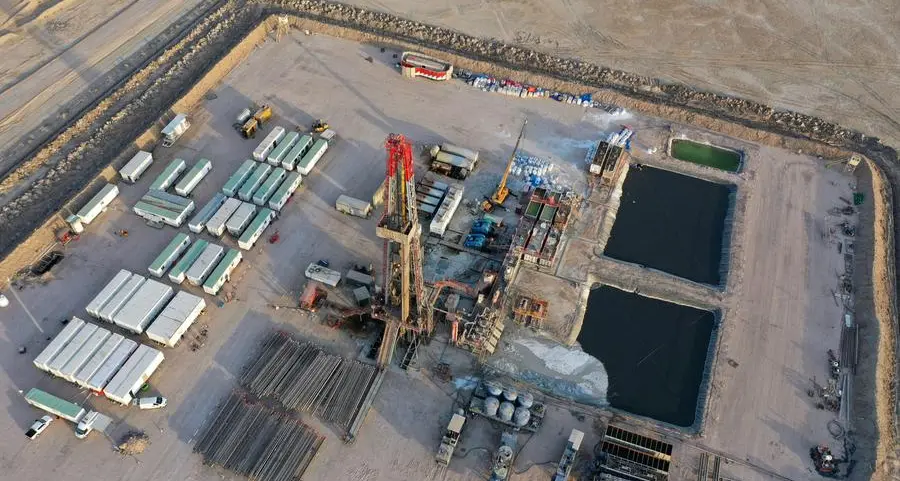 Iraq's oil exports at 3.6mln bpd, not affected by Zubair oilfield fire, minister says