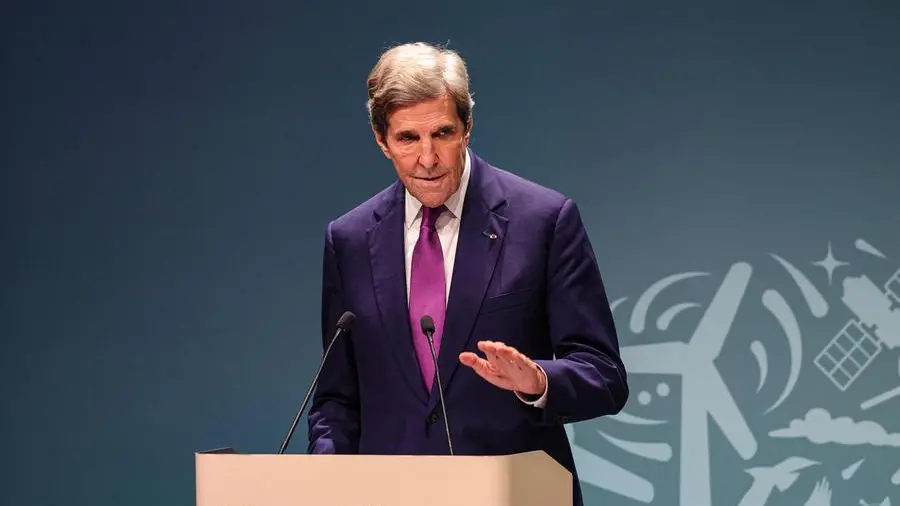 Sounding warning, Kerry urges new ways on climate finance