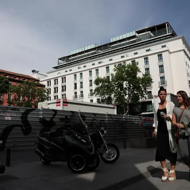 Tourism boom to lift Spain's economic growth to 2.3%, central bank says