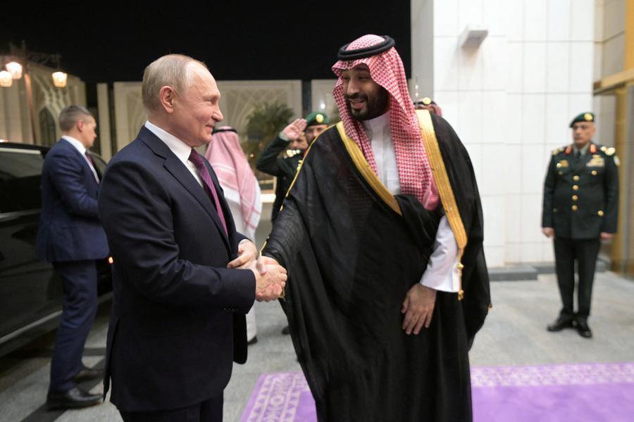 Saudi Crown Prince, Putin discuss threats to maritime security in call