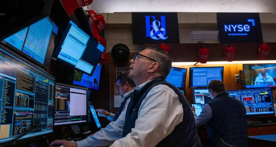 Stock markets diverge, as oil prices cool