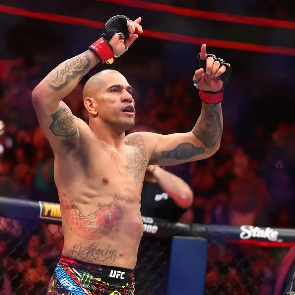 Pereira knocks out Hill to retain UFC light heavyweight title