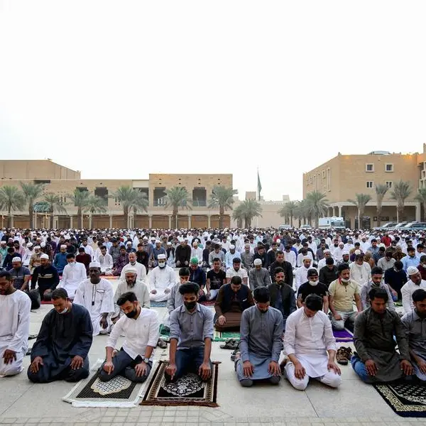 Islamic minister’s directive to hold Eid Al-Fitr prayers 15 minutes after sunrise