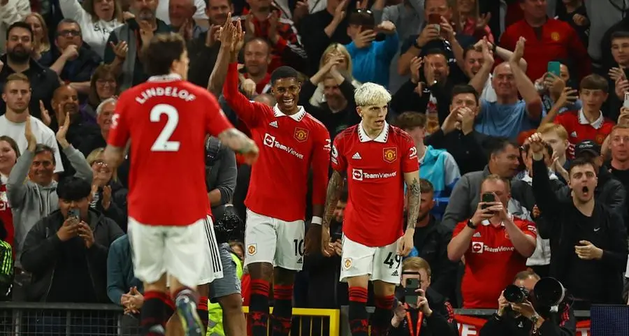 Manchester United back in Champions League with 4-1 rout of Chelsea