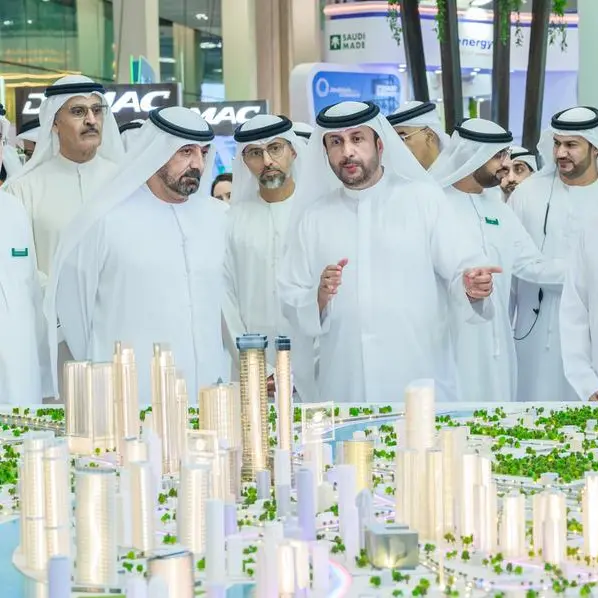 Sheikh Ahmed bin Saeed reviews the world's largest district cooling project implemented by Empower