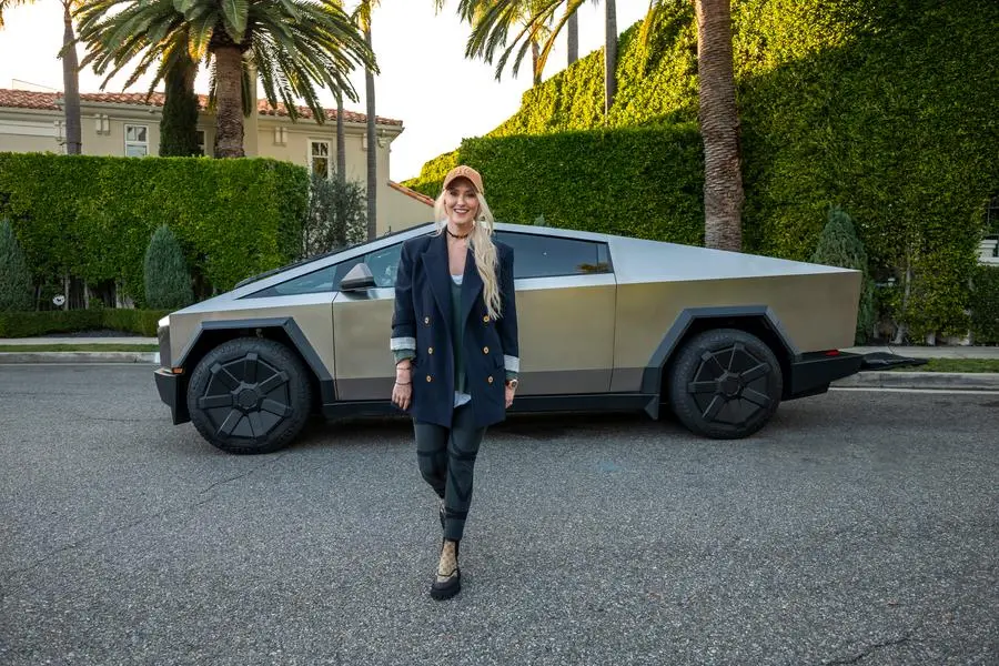 <p>Supercar Blondie launches first global&nbsp;auction platform</p>\\n
