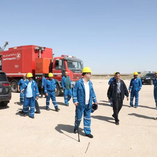 Environmental Public Authority contains oil spill near Ras Al-Julaia in Kuwait