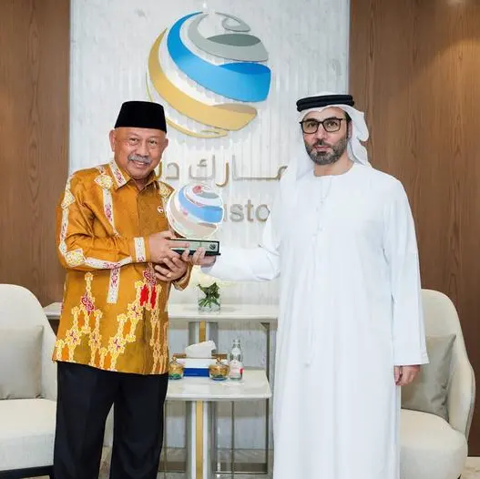 Dubai Customs Director General discuss bilateral trade prospects with Indonesian Ambassador