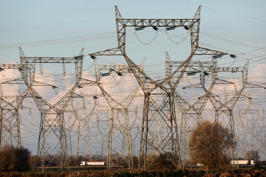 French power supply lowered 14.4 GW due to strike