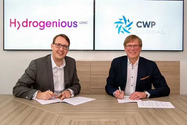 Dr Andreas Lehmann, Chief Strategy Officer at Hydrogenious LOHC Technologies (left) and Guido Schumacher, Chief Technology Officer at CWP Global (right) at the MoU signing ceremony