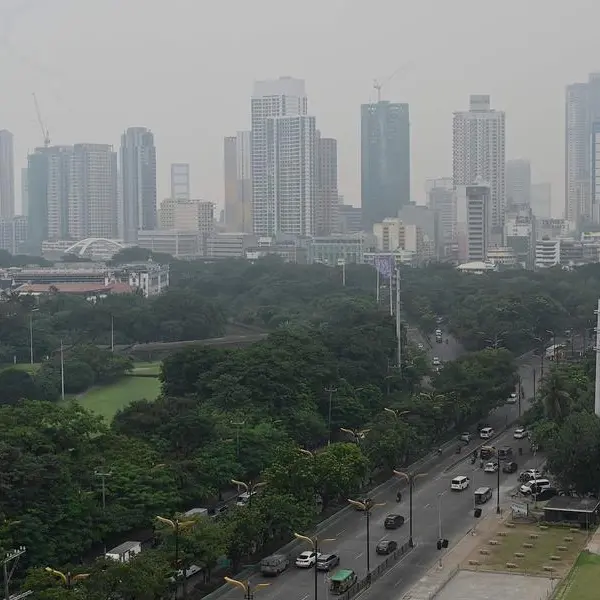 Philippine smog prompts health warnings, school closures