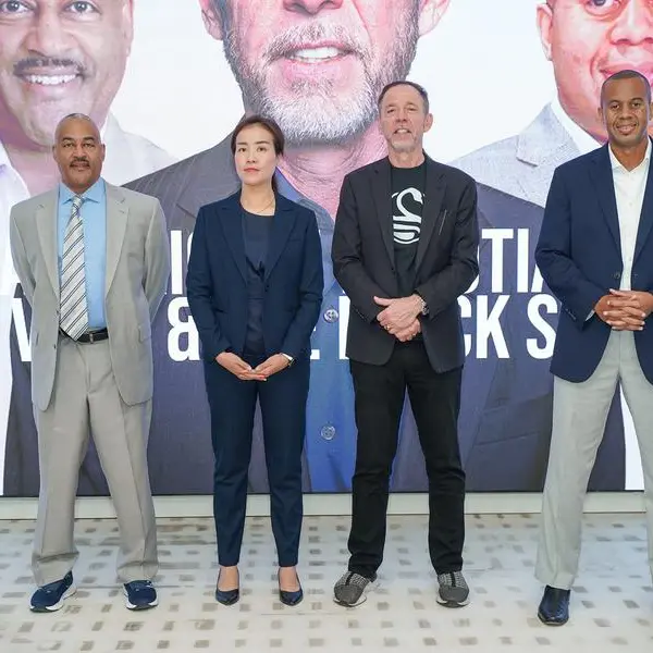 خلال حدث استثنائي في \"قلب أوروبا\" مجموعة كليندينست ترتقي بمهارات فريقها مع الكاتب العالمي كريس فوس