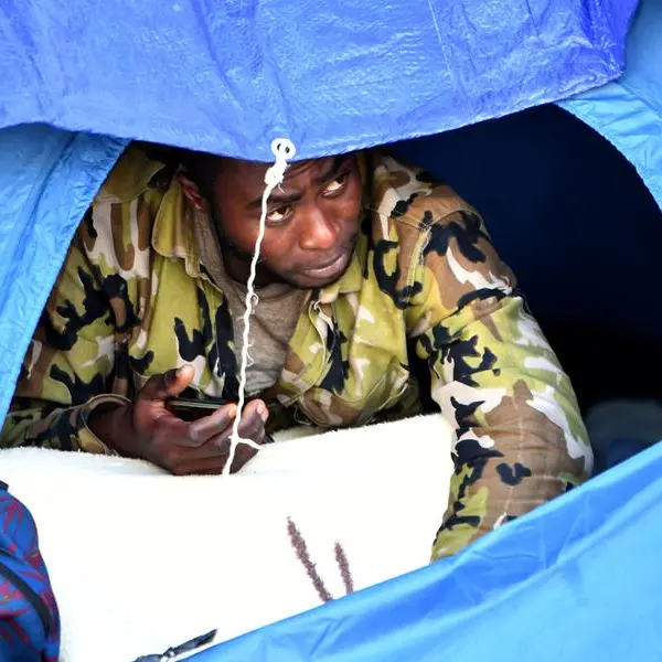 Migrants between life and death in Tunisia-Libya desert