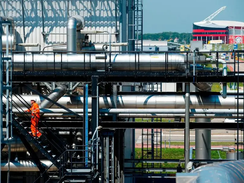 UAE's TAQA, EWEC close $980mln for Al Dhafra power plant