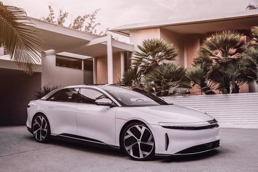Lucid announces deal for purchase of up to 100,000 electric vehicles