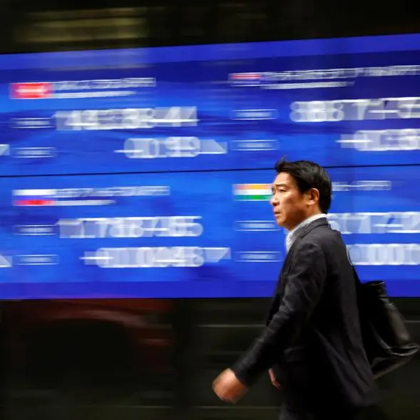 Asia stocks sputter before US inflation data; yen gains