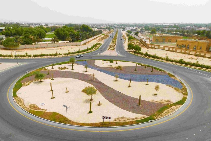 بلدية دبي تنجز أعمال تجميل 4 ساحات بتصميم جديد