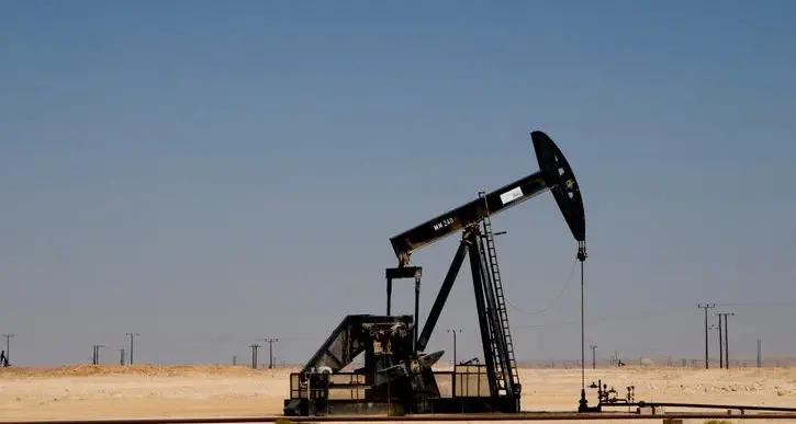 Oman oil price falls to $82.33 pb