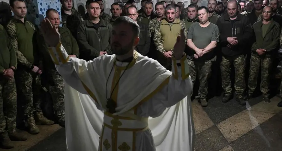 Ukraine's soldiers mark Easter on the front line